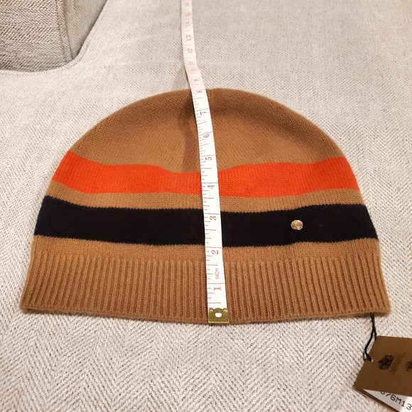 Brand new Burberry beanie hat - Picture 9 of 10